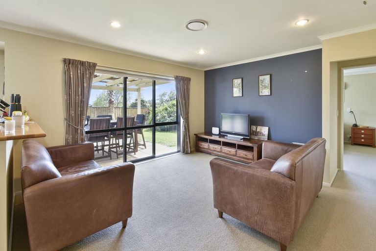 Photo of property in 19 Fergy Crescent, Wattle Downs, Auckland, 2103