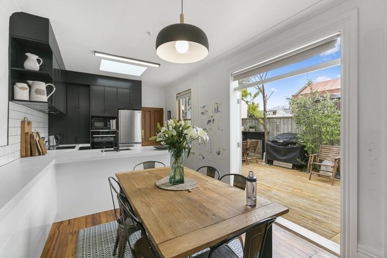 Photo of property in 14 Constable Street, Newtown, Wellington, 6021
