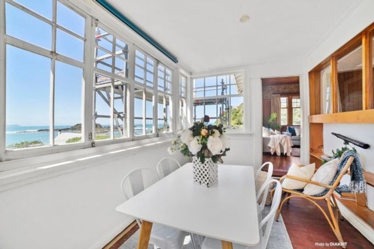 Photo of property in 4 Beach Street, Island Bay, Wellington, 6023