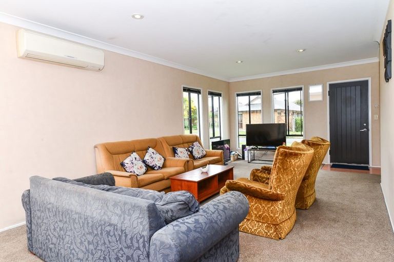 Photo of property in 3 Roderick Place, Rototuna, Hamilton, 3210