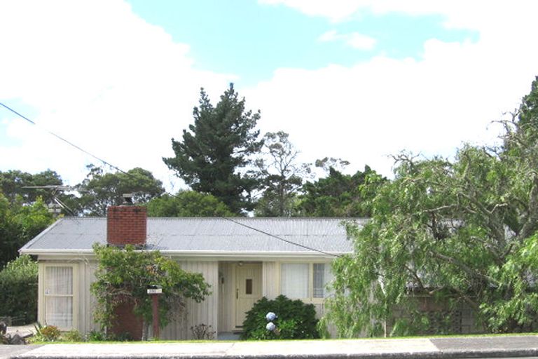 Photo of property in 283 Rangatira Road, Beach Haven, Auckland, 0626