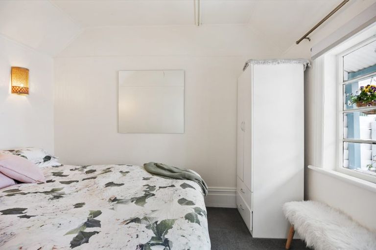 Photo of property in 5 Torless Terrace, Thorndon, Wellington, 6011