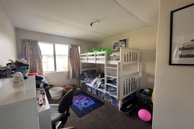 Photo of property in 11a Kaimanawa Street, Kelvin Grove, Palmerston North, 4414