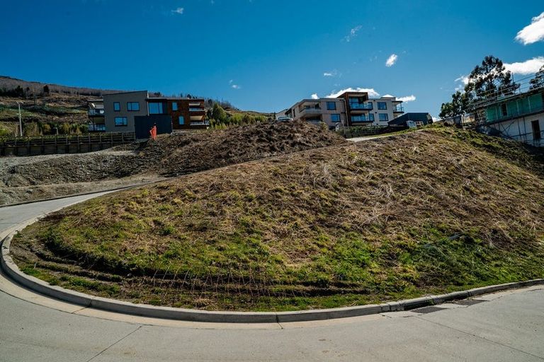 Photo of property in 7 Powder Terrace, Arthurs Point, Queenstown, 9371