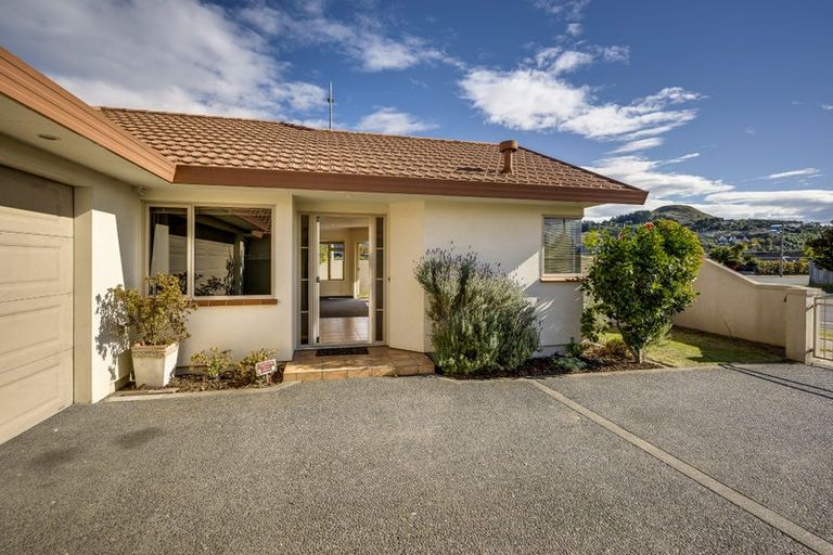Photo of property in 54 Neeve Road, Taradale, Napier, 4112