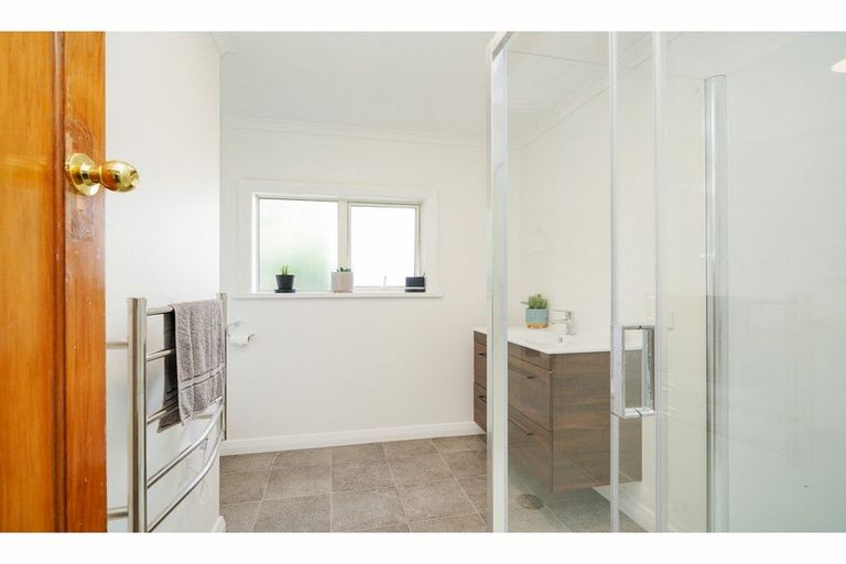 Photo of property in 32 Rakiura Parade, Otatara, Invercargill, 9879