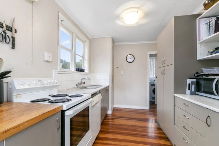 Photo of property in 13 Harris Street, Naenae, Lower Hutt, 5011