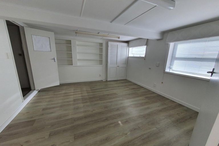 Photo of property in 119 Shakespeare Road, Milford, Auckland, 0620