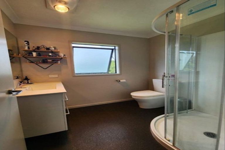 Photo of property in 34 Omata Road, Marfell, New Plymouth, 4310