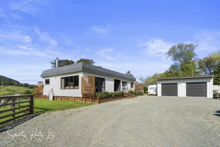 Photo of property in 316 Mountain Road, Maungaturoto, 0587
