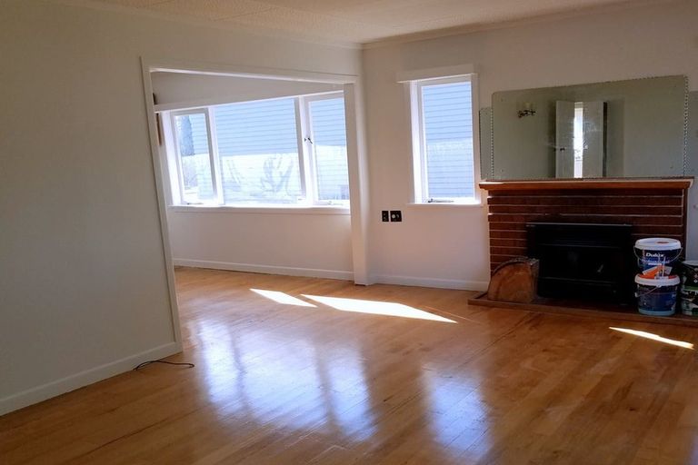 Photo of property in 1/84 College Road, Northcote, Auckland, 0627