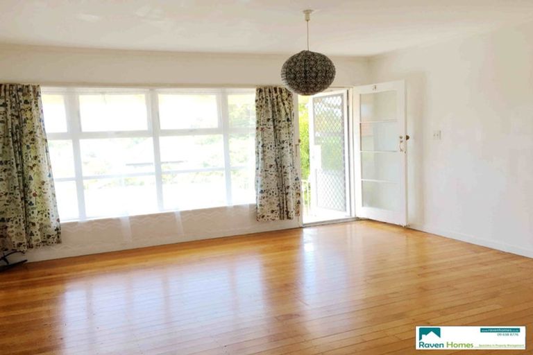 Photo of property in 3/228 Onewa Road, Birkenhead, Auckland, 0626