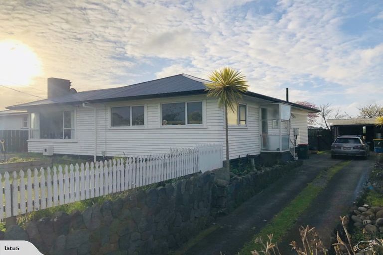 Photo of property in 1159 Devon Road, Bell Block, New Plymouth, 4373