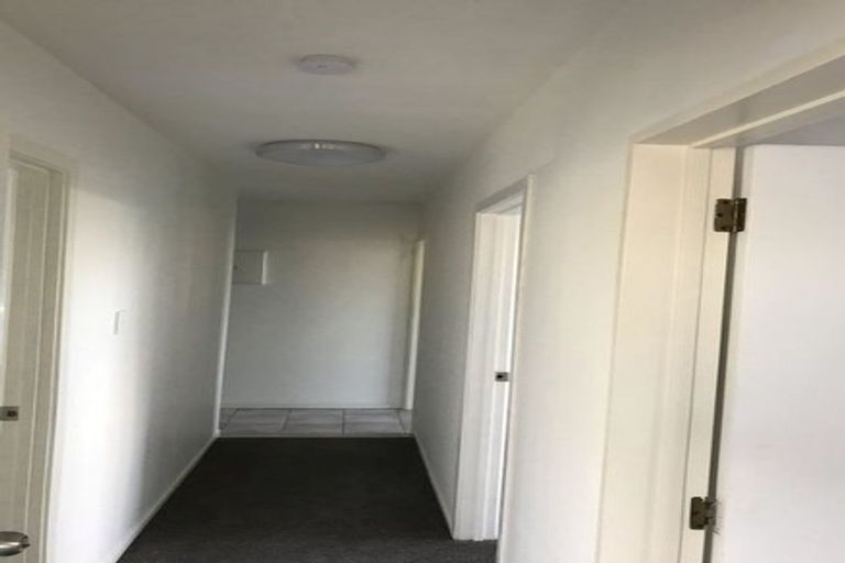 Photo of property in 217 Sturges Road, Henderson, Auckland, 0612