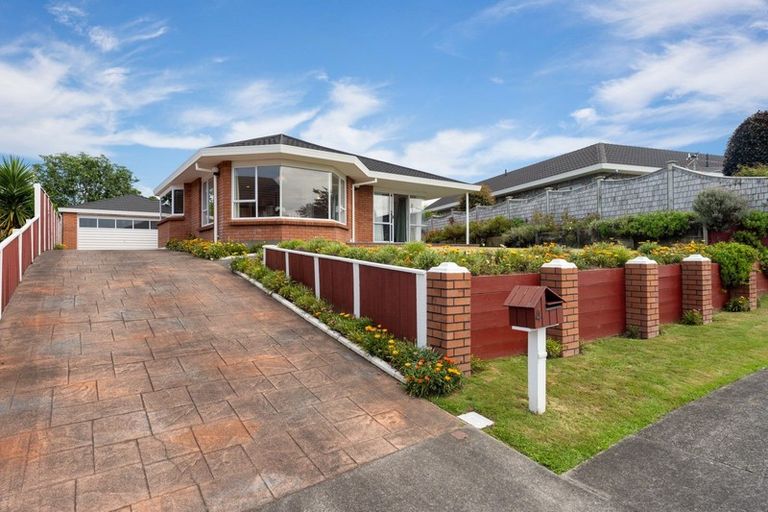 Photo of property in 4 Frank Frethey Place, Highlands Park, New Plymouth, 4312