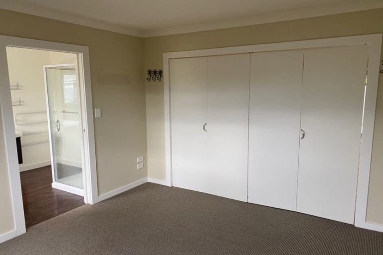 Photo of property in 8a Neeve Place, Taradale, Napier, 4112