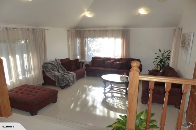 Photo of property in 9 Corsham Grove, Churton Park, Wellington, 6037