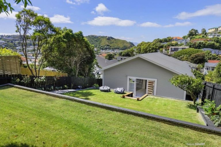 Photo of property in 54 Severn Street, Island Bay, Wellington, 6023
