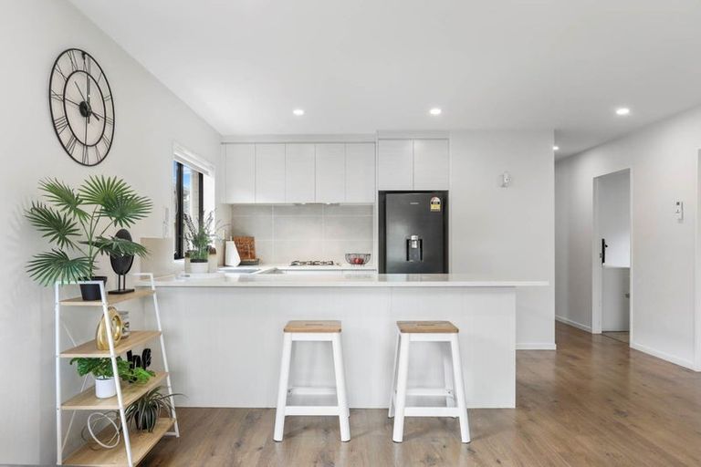 Photo of property in 10 Silver Beech Street, Takanini, 2110