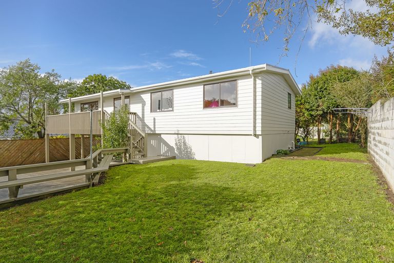 Photo of property in 1/16 Riverview Road, New Lynn, Auckland, 0600
