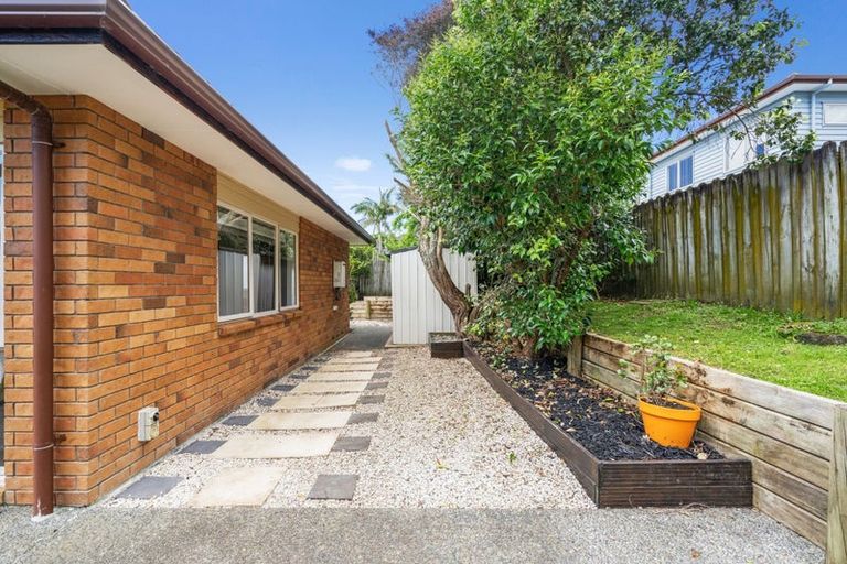 Photo of property in 8 Neaptide Close, Red Beach, 0932