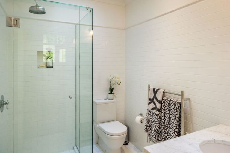 Photo of property in 17 Kowhai Street, Eastbourne, Lower Hutt, 5013