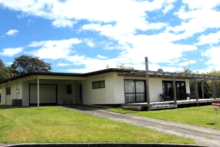 Photo of property in 4 Earle Place, Acacia Bay, Taupo, 3330