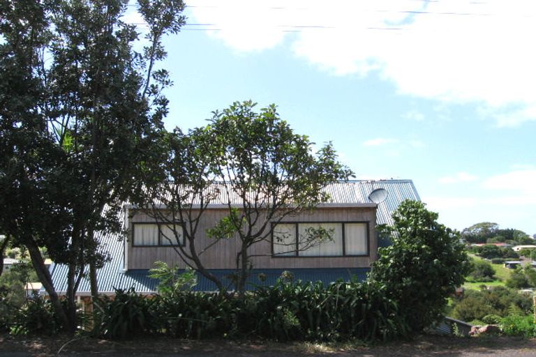 Photo of property in 18 Wellington Road, Surfdale, Waiheke Island, 1081