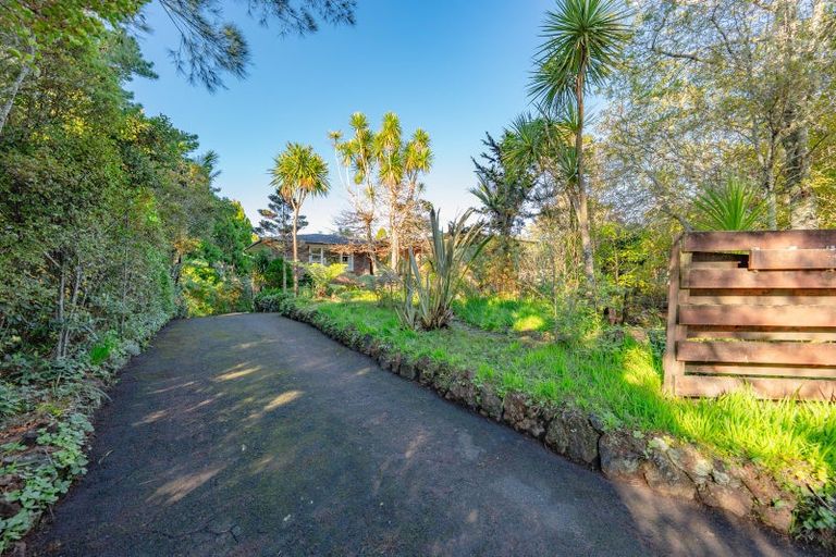 Photo of property in 1090 Scenic Drive North, Swanson, Auckland, 0816