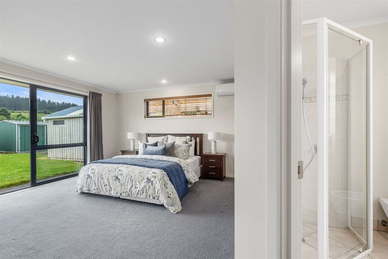 Photo of property in 34 Terry Smyth Drive, Kumeu, 0892