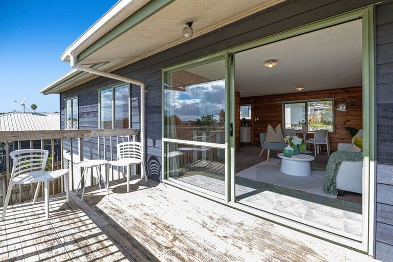 Photo of property in 1/3 Jumento Place, Unsworth Heights, Auckland, 0632