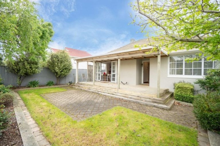 Photo of property in 622 Featherston Street, Roslyn, Palmerston North, 4414