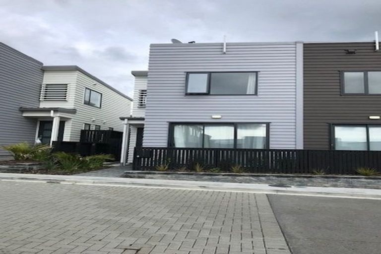 Photo of property in 5 Fuselage Road, Hobsonville, Auckland, 0616