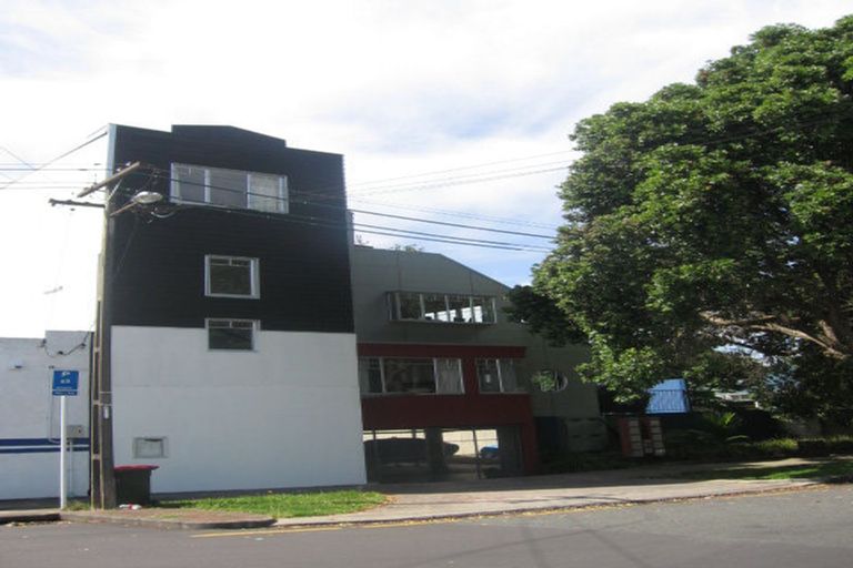 Photo of property in 8/2 Atarangi Road, Greenlane, Auckland, 1051