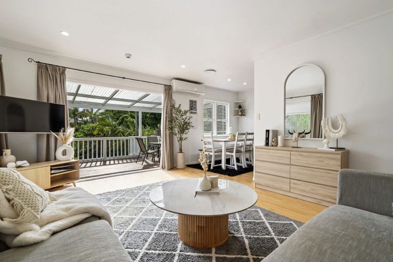 Photo of property in 19 Lanigan Street, Birkdale, Auckland, 0626