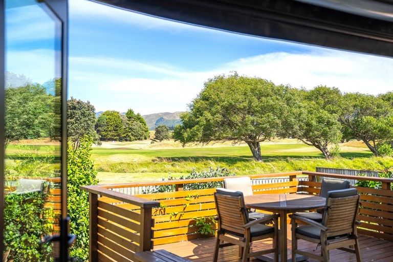 Photo of property in 34 Titoki Road, Waikanae Beach, Waikanae, 5036