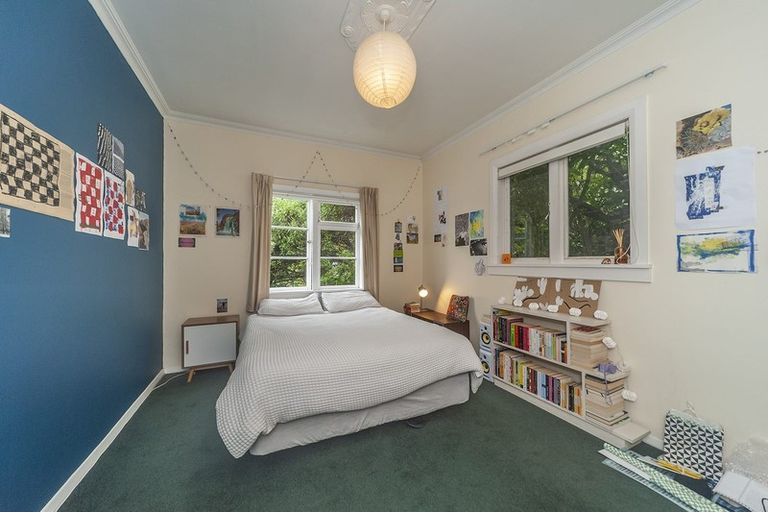 Photo of property in 10 Sunglow Avenue, Melrose, Wellington, 6023