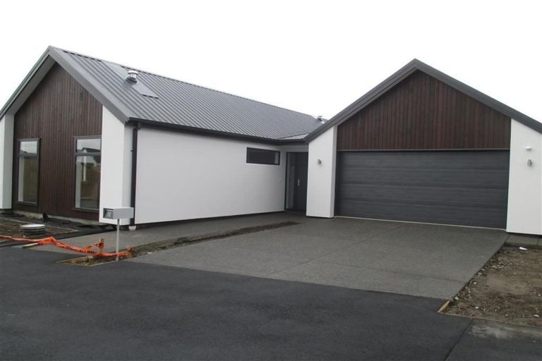 Photo of property in 10 Luxembourg Crescent, Halswell, Christchurch, 8025