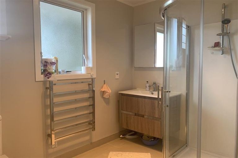 Photo of property in 106 Lincoln Road, Henderson, Auckland, 0610