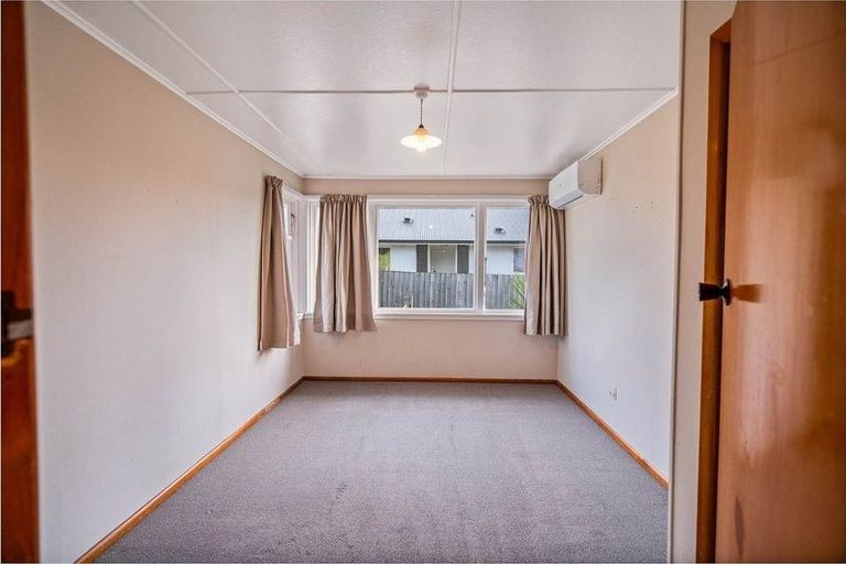 Photo of property in 17 Leicester Crescent, Hoon Hay, Christchurch, 8025