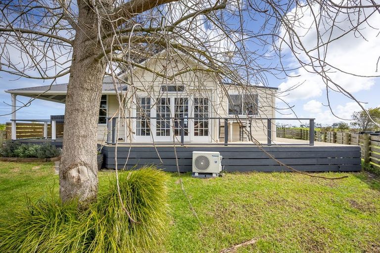 Photo of property in 126 West Coast Road, Te Kopuru, Dargaville, 0371