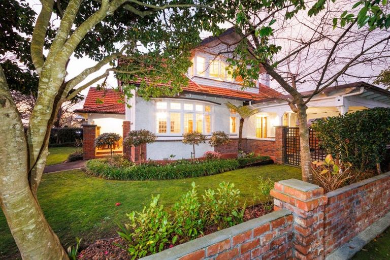 Photo of property in 3 Elmira Avenue, Hokowhitu, Palmerston North, 4410