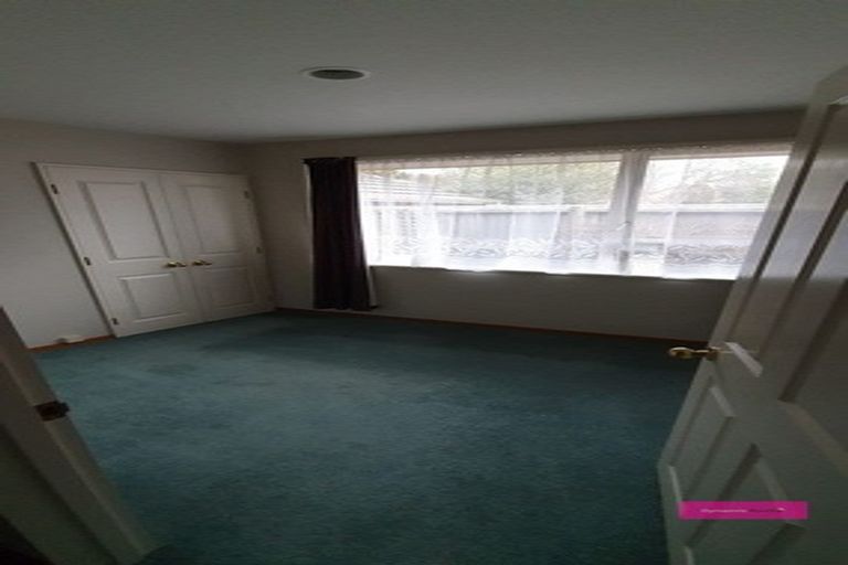 Photo of property in 8a Middlepark Road, Sockburn, Christchurch, 8042