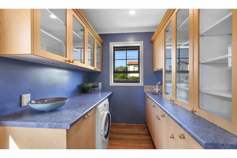 Photo of property in 84 Maidstone Road, Ilam, Christchurch, 8041