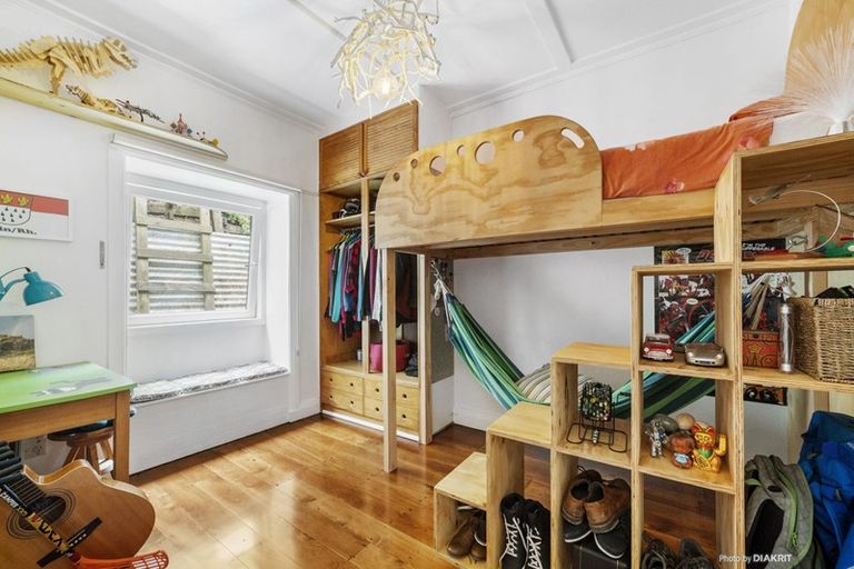 Photo of property in 416 Queens Drive, Lyall Bay, Wellington, 6022