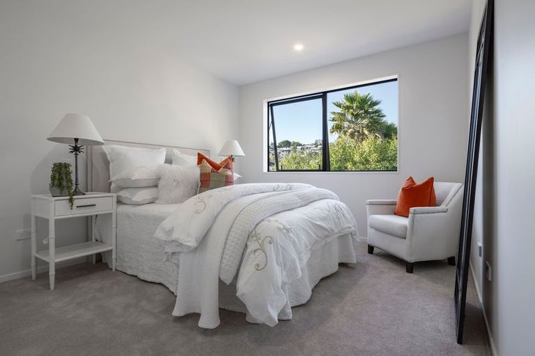 Photo of property in 1 Rengarenga Rise, Fairview Heights, Auckland, 0632