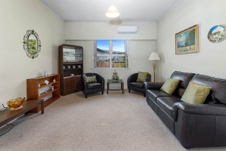 Photo of property in 40 Kawaha Point Road, Fairy Springs, Rotorua, 3015