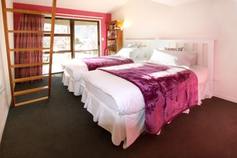 Photo of property in 19 Hood Crescent, Arrowtown, 9302