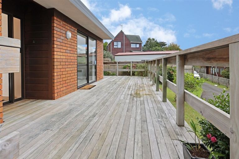 Photo of property in 1/25 Rhinevale Close, Henderson, Auckland, 0612