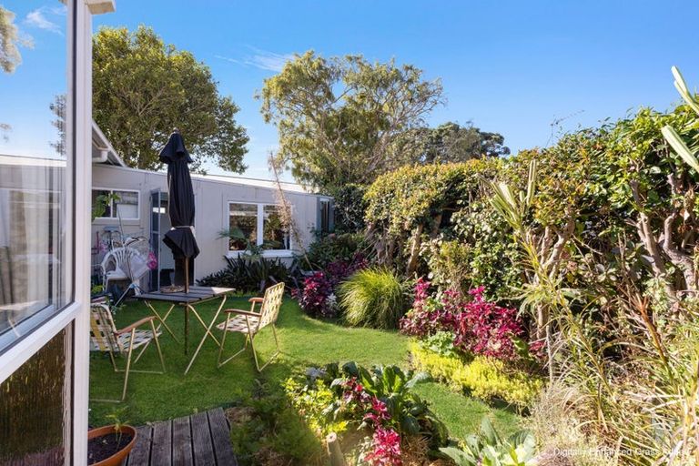 Photo of property in 8 Omata Road, Westown, New Plymouth, 4310
